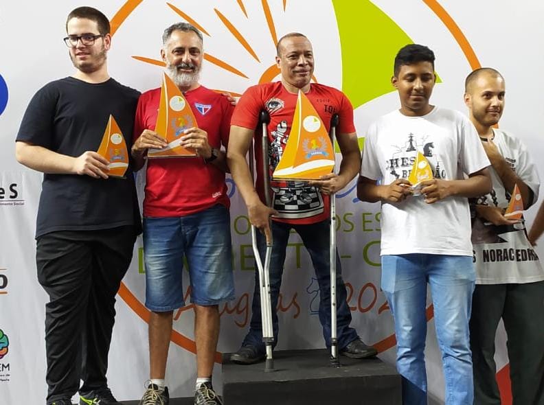 Foto de Rafael Ferreira no pódio